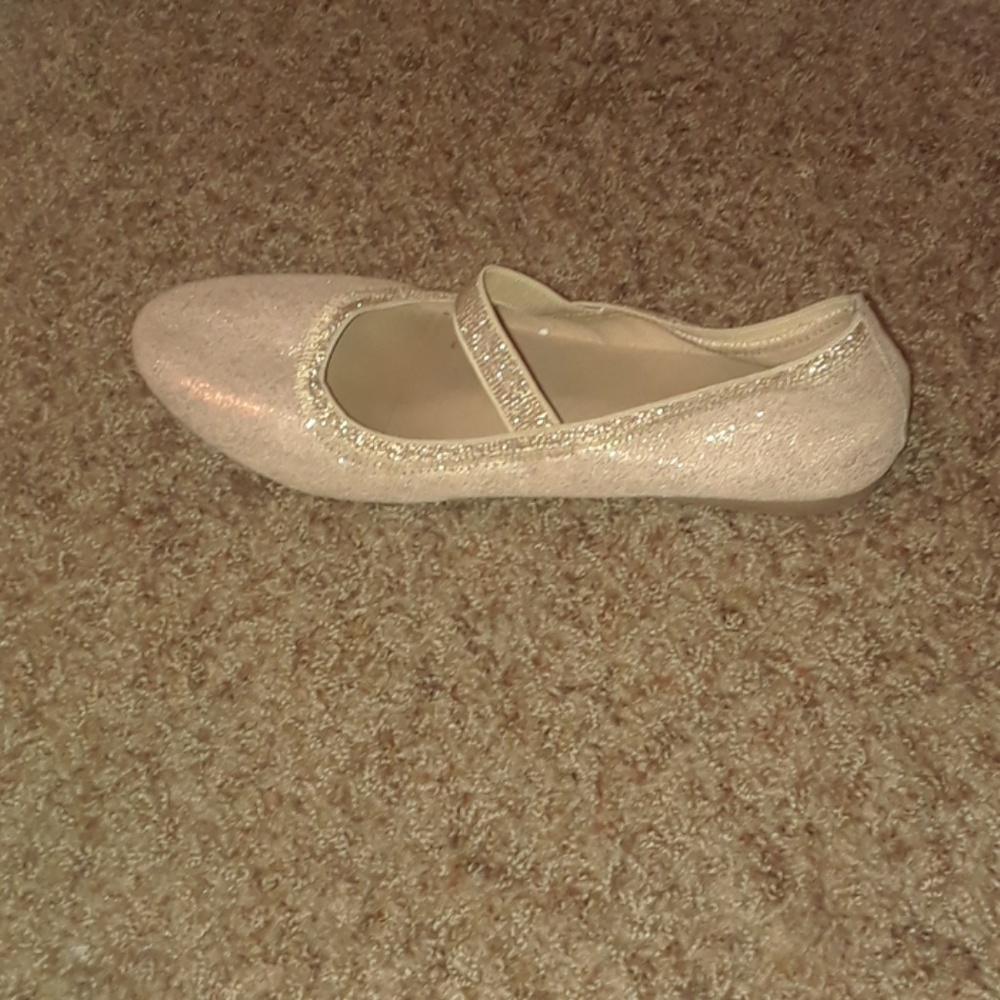 Shoes - Picture 2 of 3